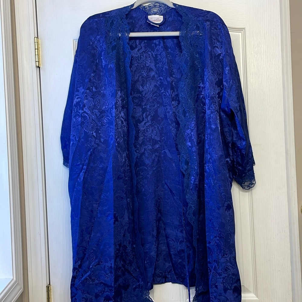 💛Light housecoat with lace detail 💛